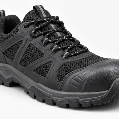 Safety shoe with composite toe